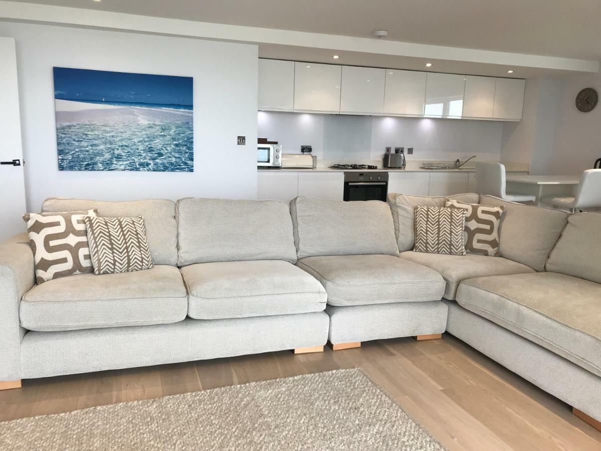 6 Ocean Gate Apartment New Quay Buitenkant foto