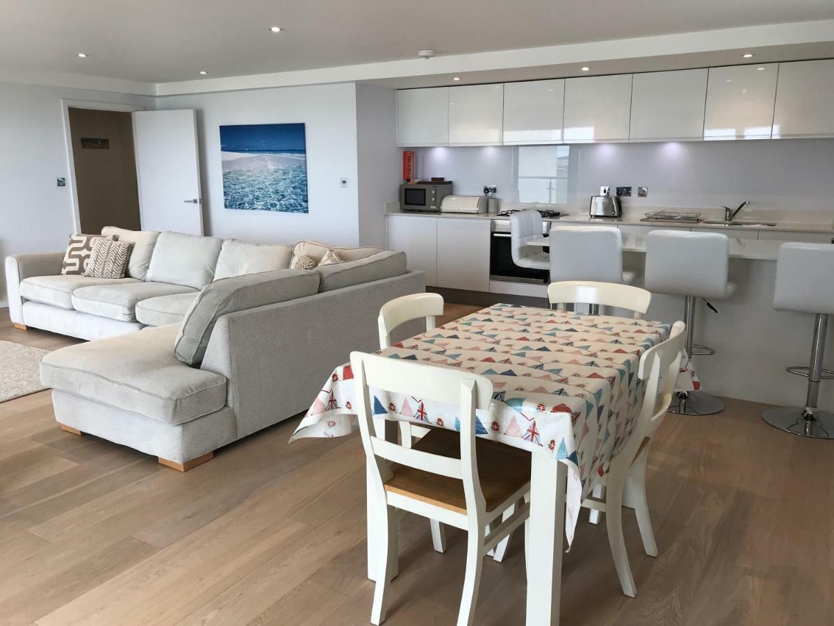 6 Ocean Gate Apartment New Quay Buitenkant foto